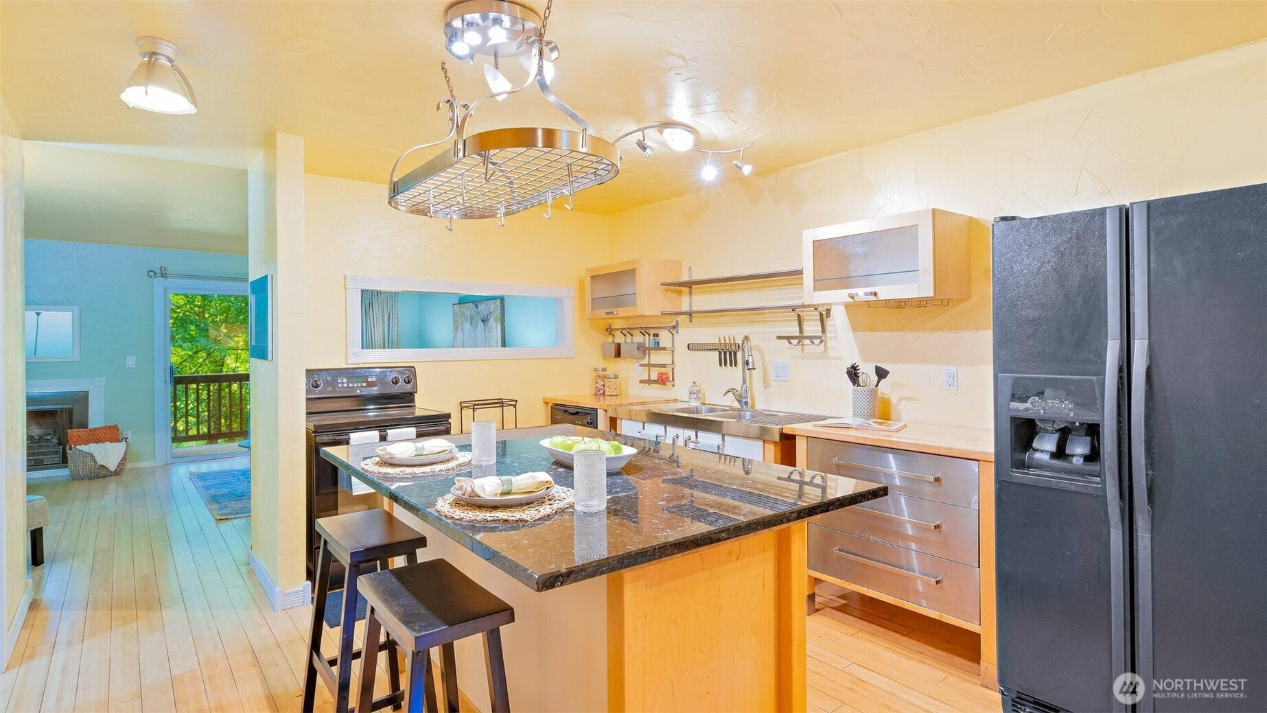 500 N National Avenue, Bremerton, WA 98312