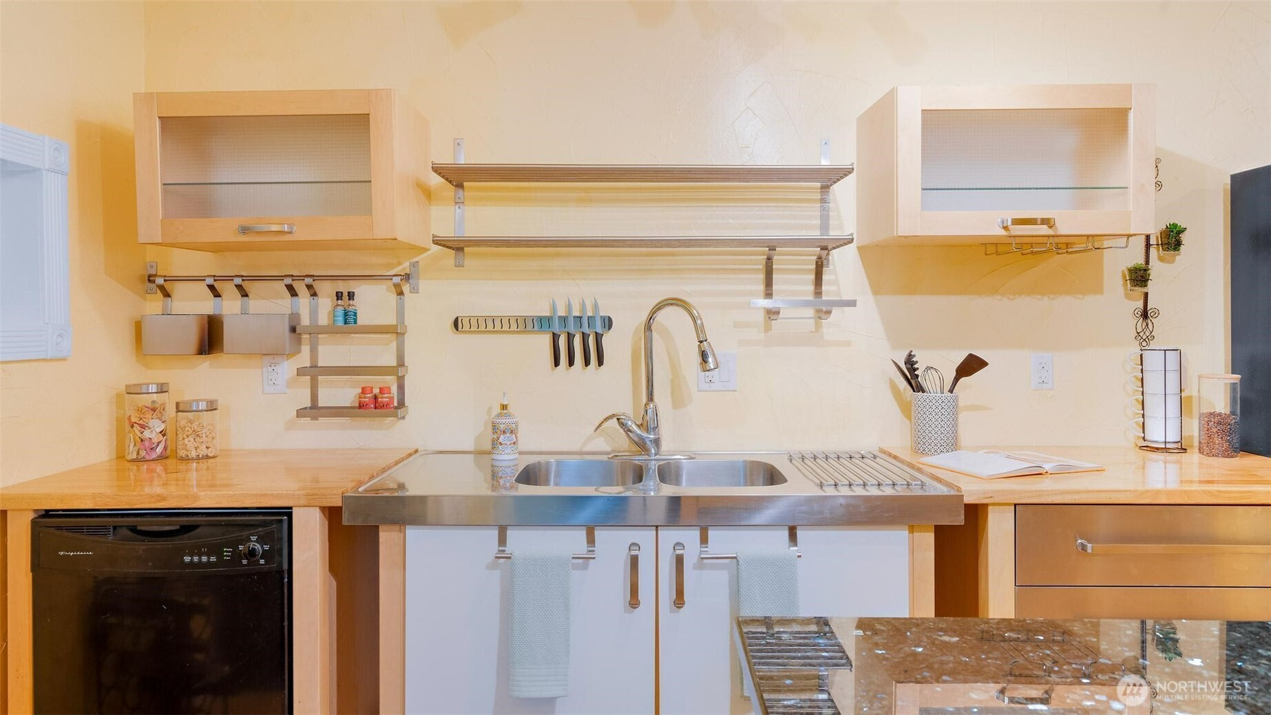 500 N National Avenue, Bremerton, WA 98312