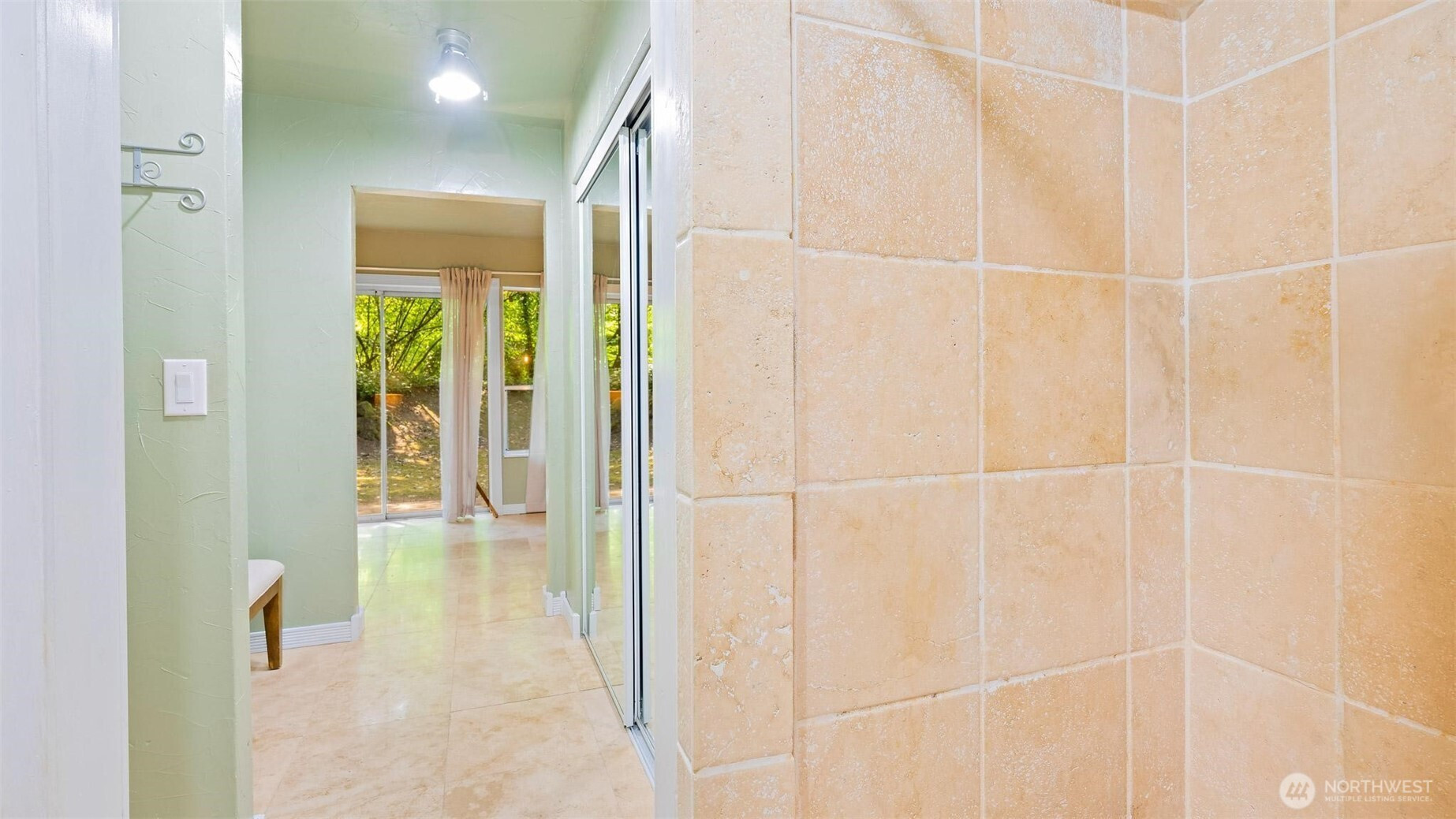 500 N National Avenue, Bremerton, WA 98312