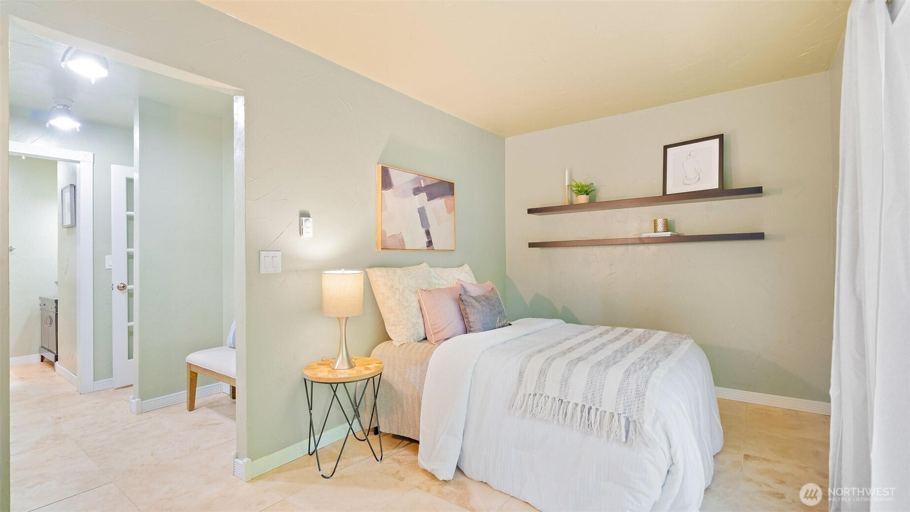 500 N National Avenue, Bremerton, WA 98312