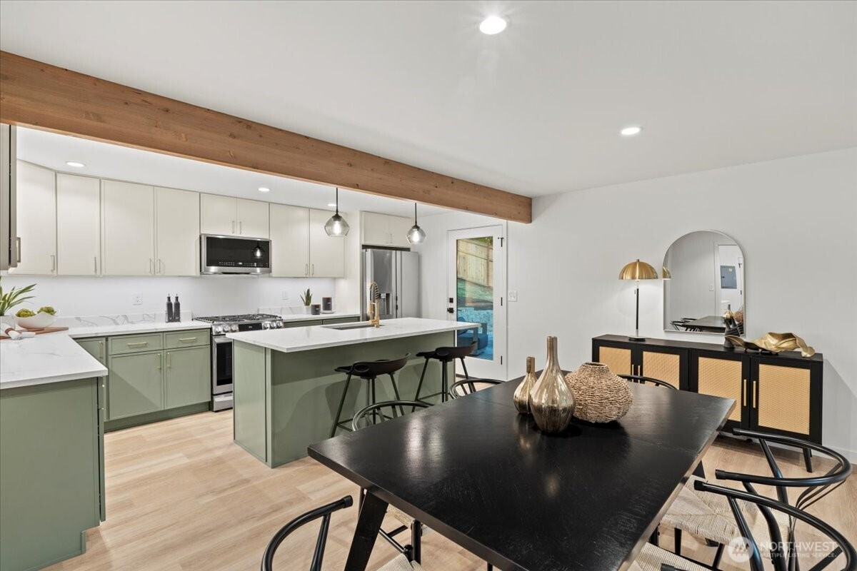 9220 211th Place NE, Redmond, WA 98053