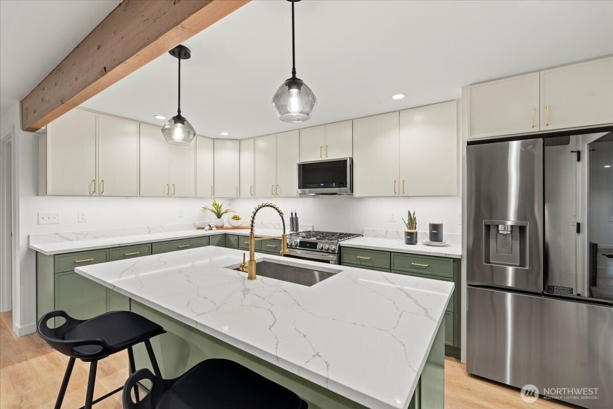 9220 211th Place NE, Redmond, WA 98053