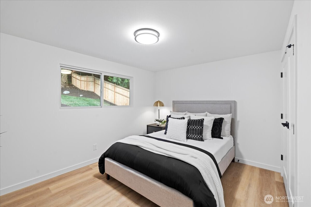 9220 211th Place NE, Redmond, WA 98053