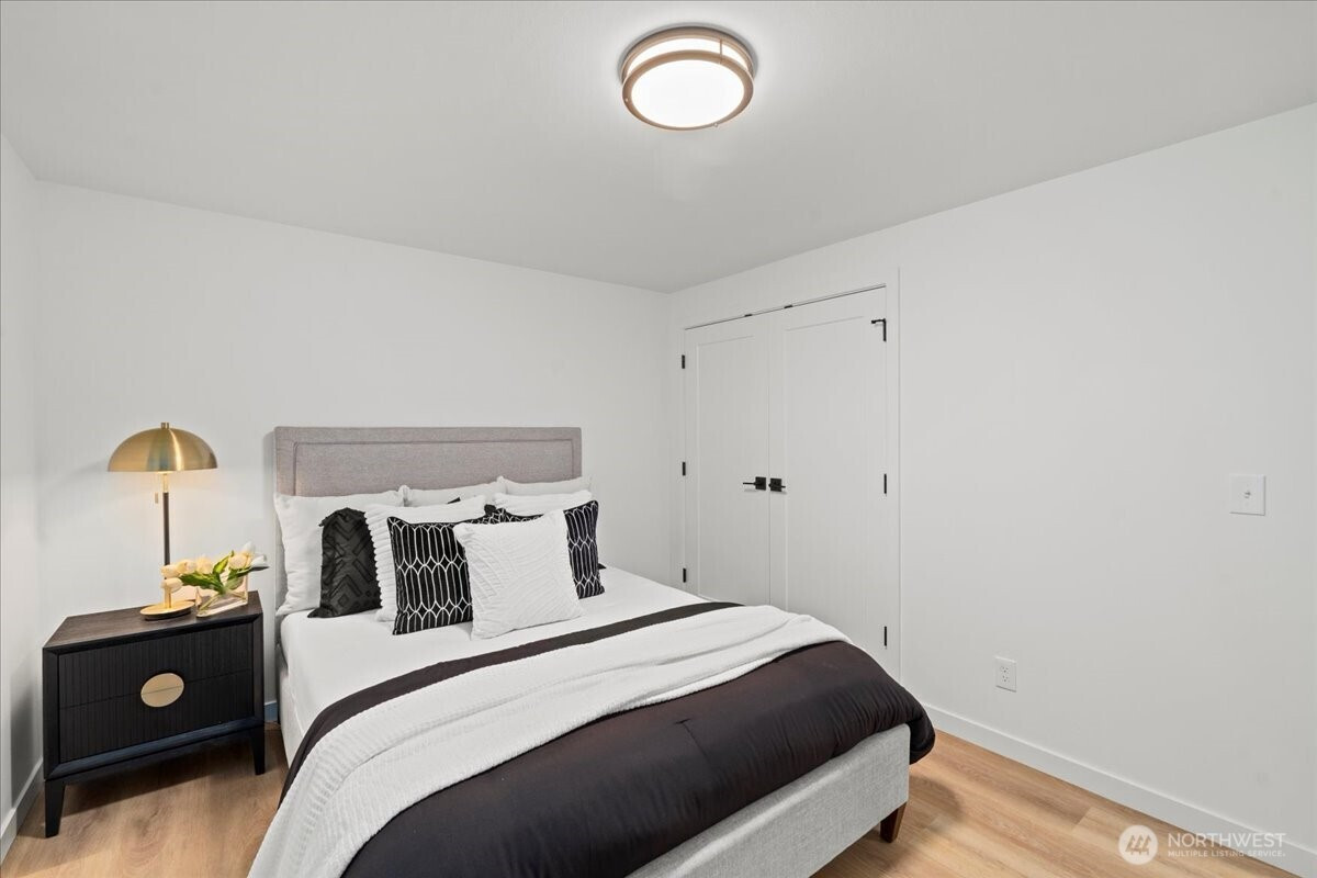 9220 211th Place NE, Redmond, WA 98053