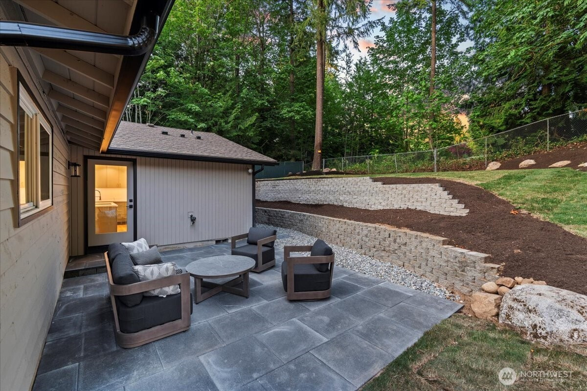 9220 211th Place NE, Redmond, WA 98053