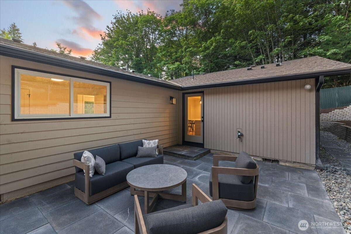 9220 211th Place NE, Redmond, WA 98053