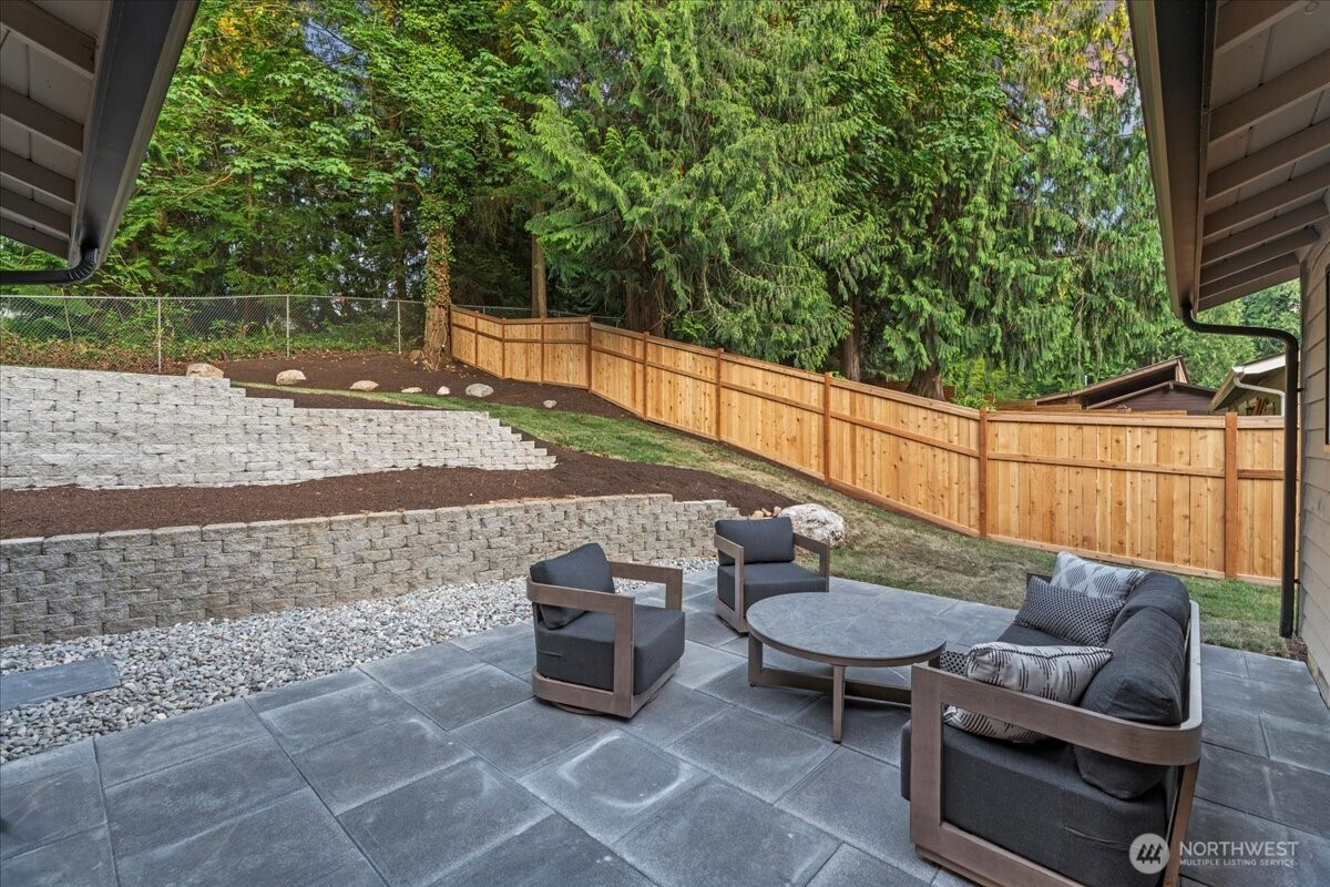 9220 211th Place NE, Redmond, WA 98053