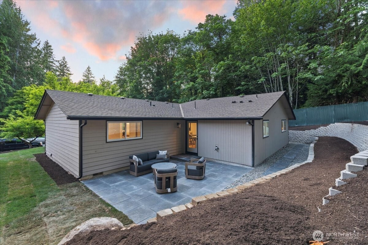 9220 211th Place NE, Redmond, WA 98053