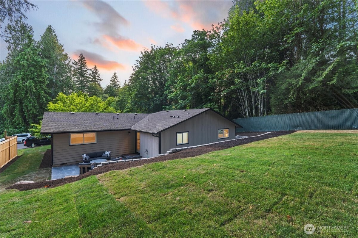 9220 211th Place NE, Redmond, WA 98053