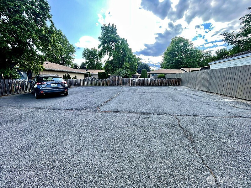 7606 Summitview Avenue, Yakima, WA 98908