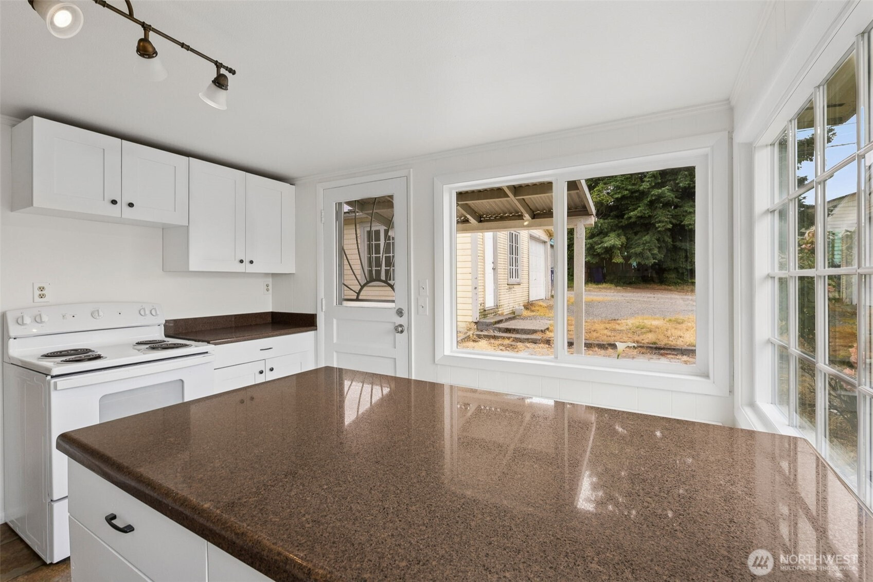 3586 E L Street, Tacoma, WA 98404