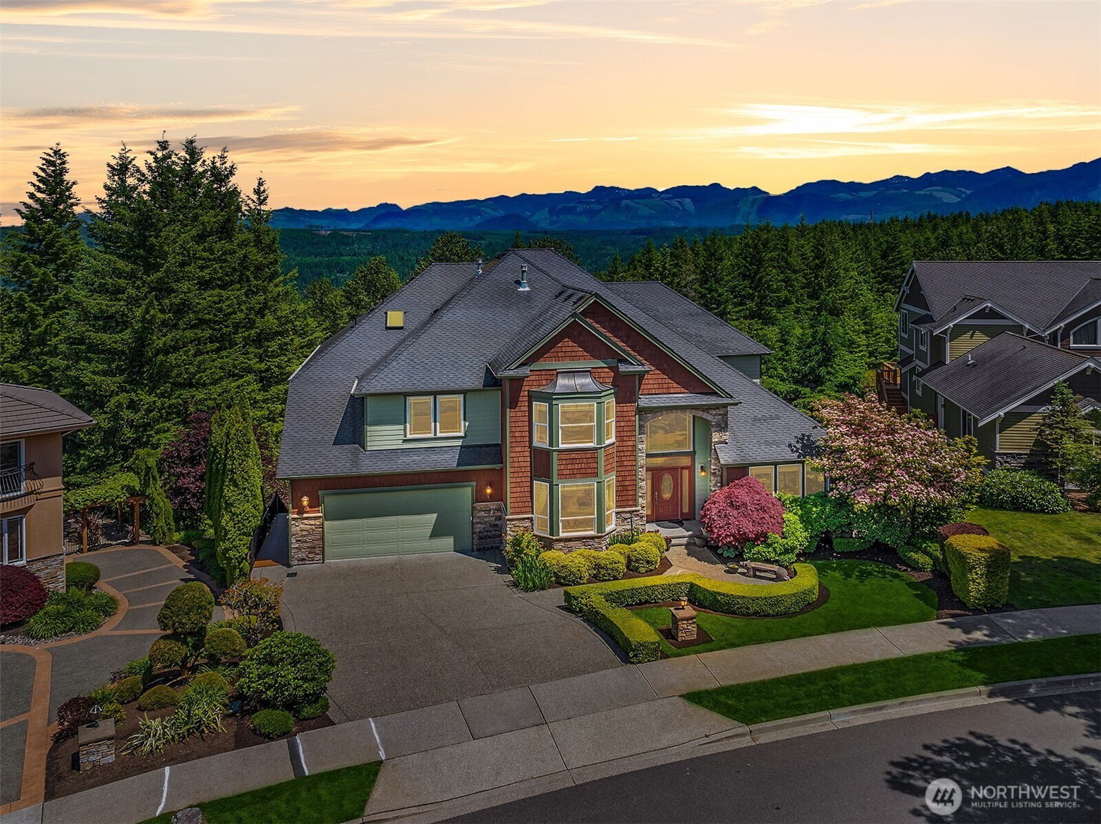 6230 Fairway Place SE, Snoqualmie, WA 98065
