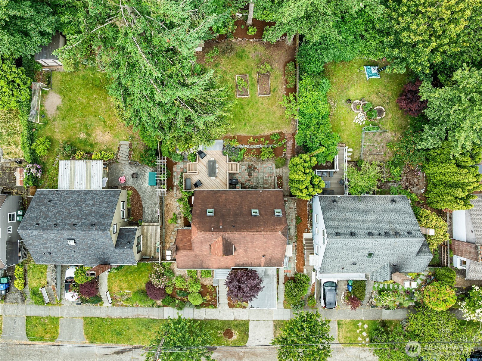 5725 39th Avenue NE, Seattle, WA 98105