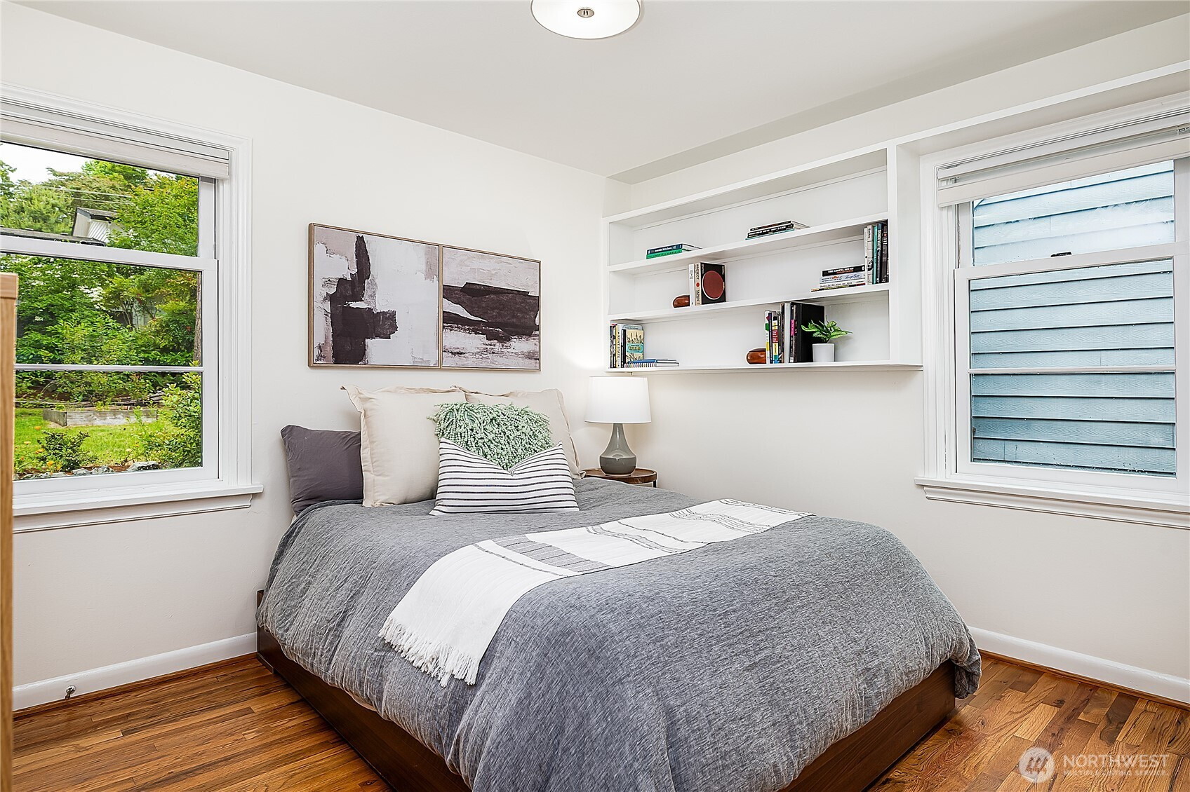 5725 39th Avenue NE, Seattle, WA 98105