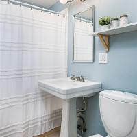 5725 39th Avenue NE, Seattle, WA 98105