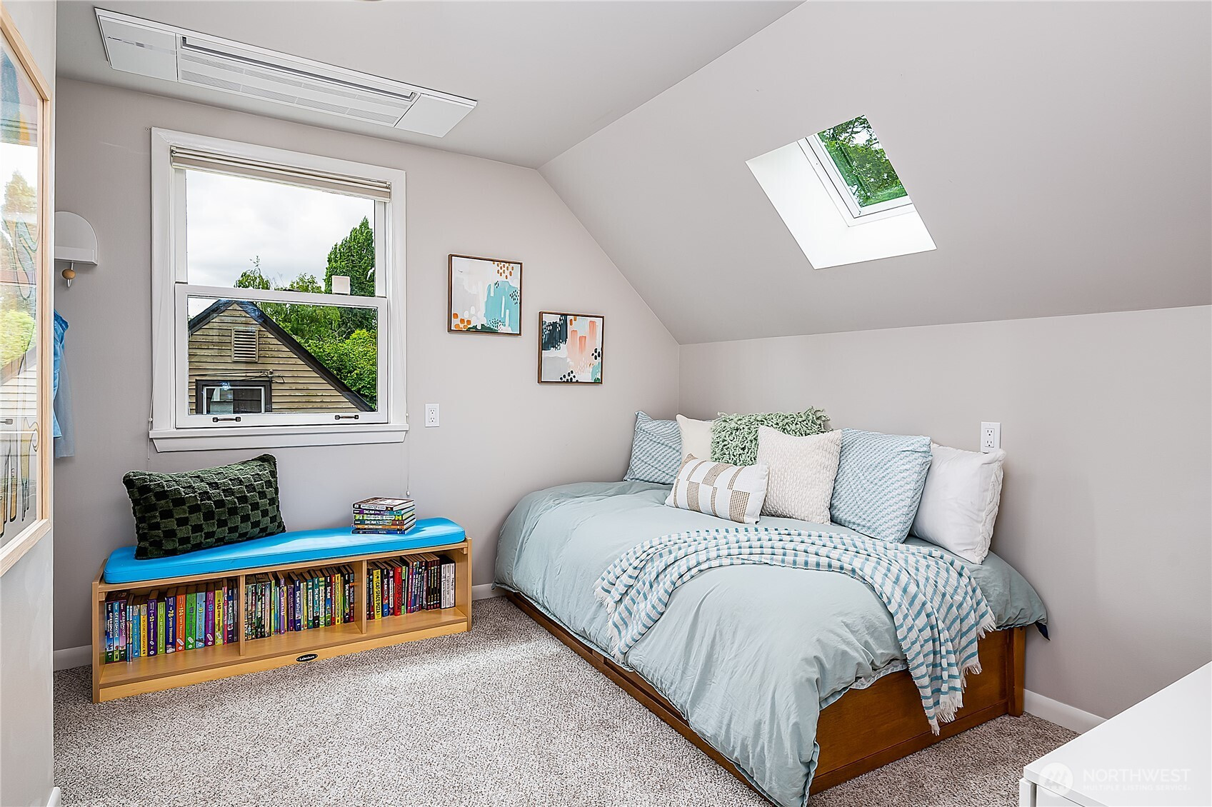 5725 39th Avenue NE, Seattle, WA 98105