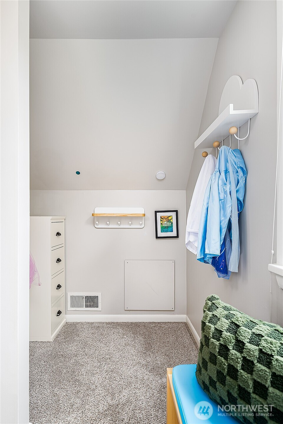 5725 39th Avenue NE, Seattle, WA 98105