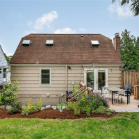 5725 39th Avenue NE, Seattle, WA 98105