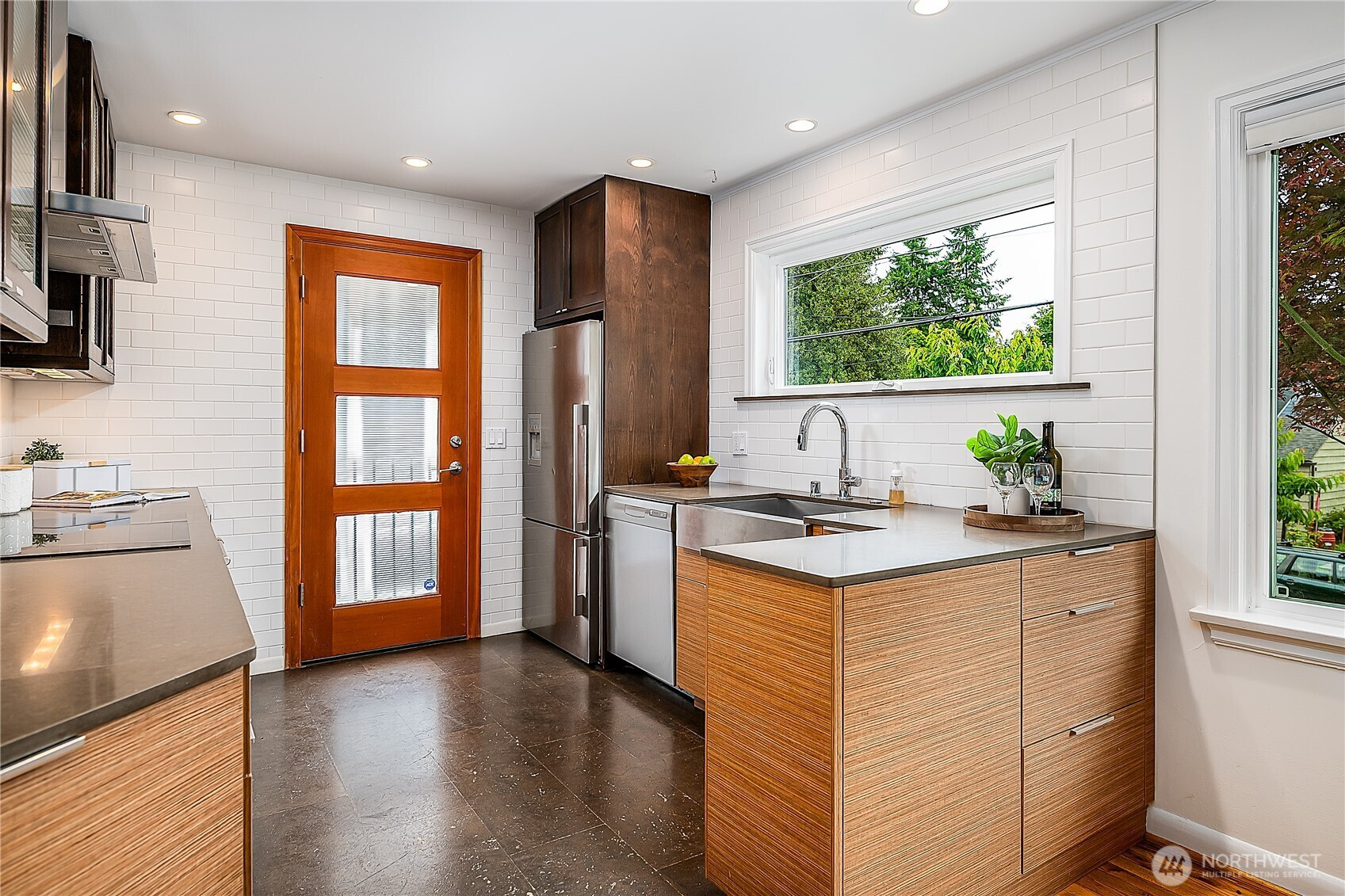 5725 39th Avenue NE, Seattle, WA 98105