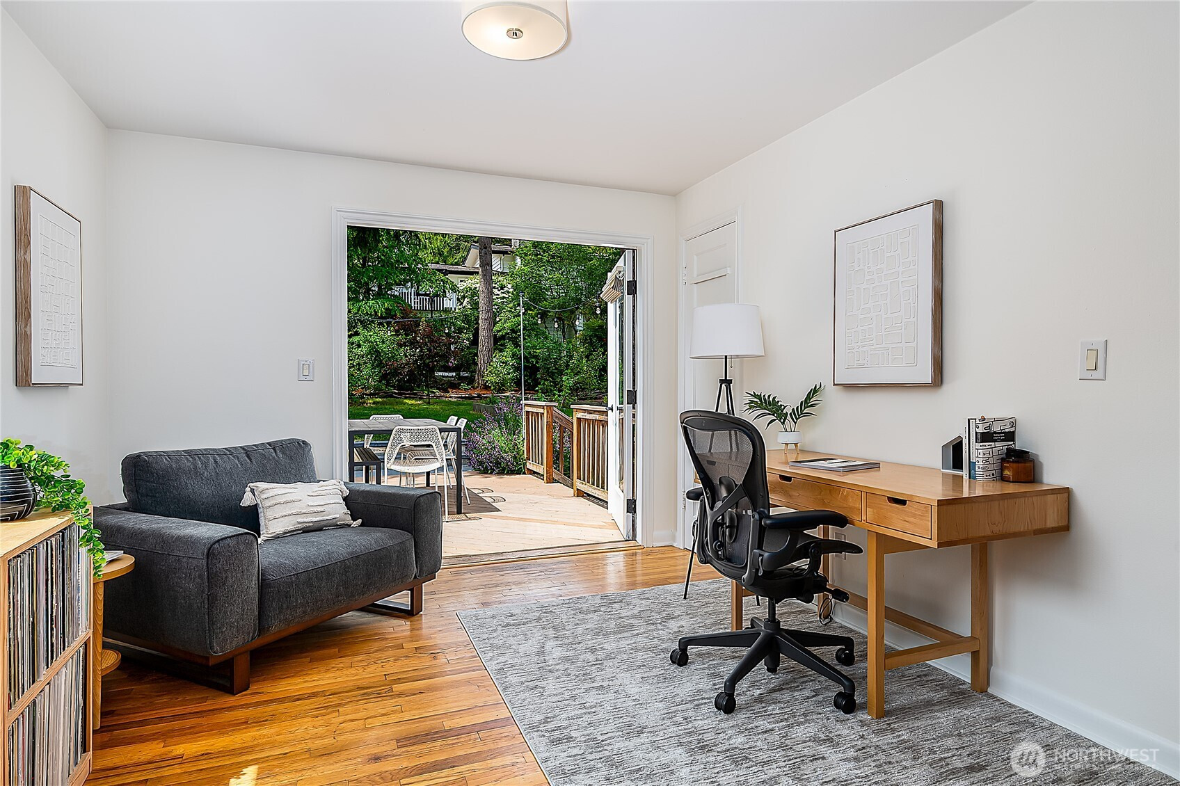 5725 39th Avenue NE, Seattle, WA 98105