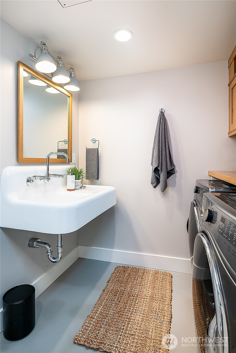 5725 39th Avenue NE, Seattle, WA 98105