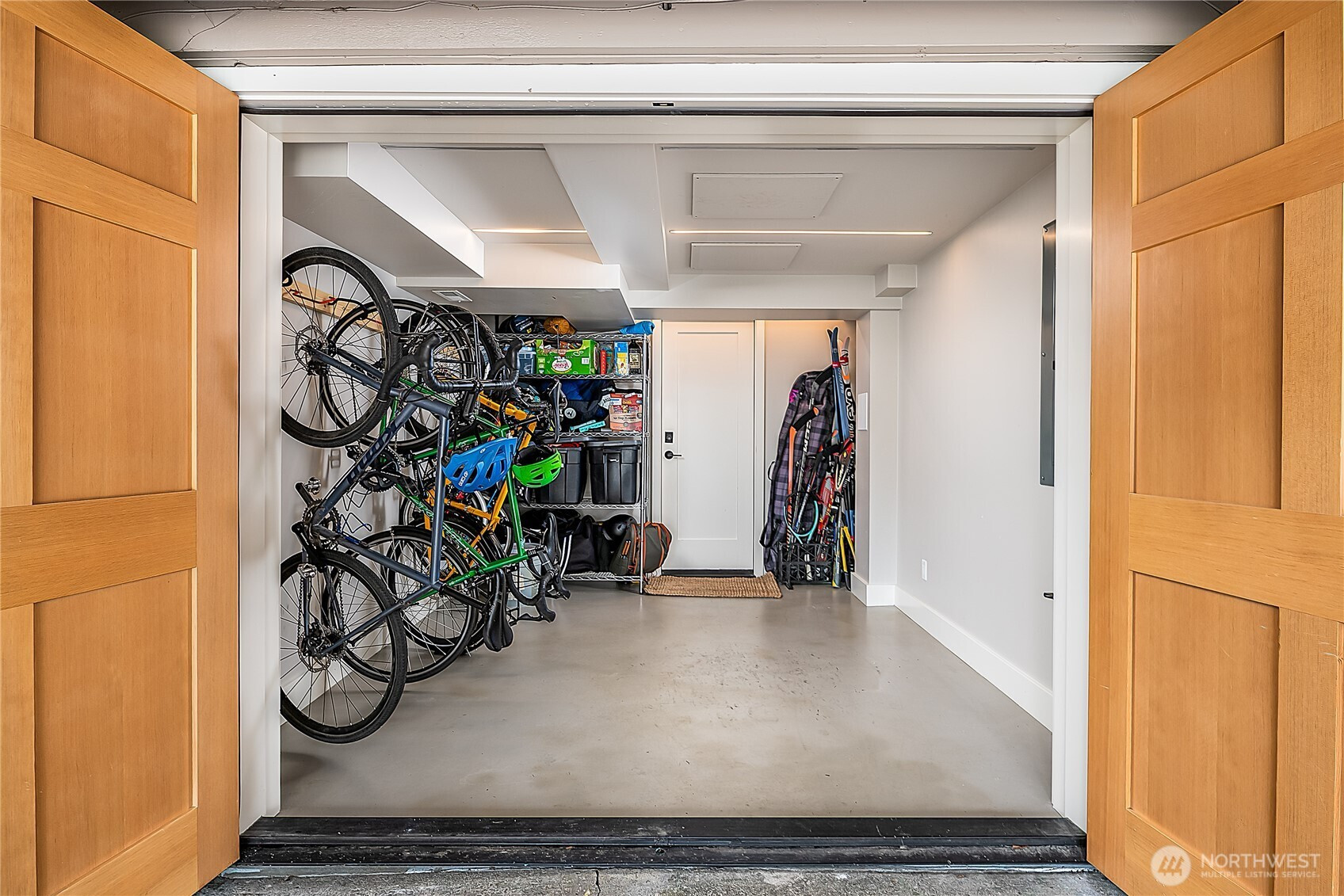 5725 39th Avenue NE, Seattle, WA 98105