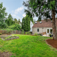 5725 39th Avenue NE, Seattle, WA 98105