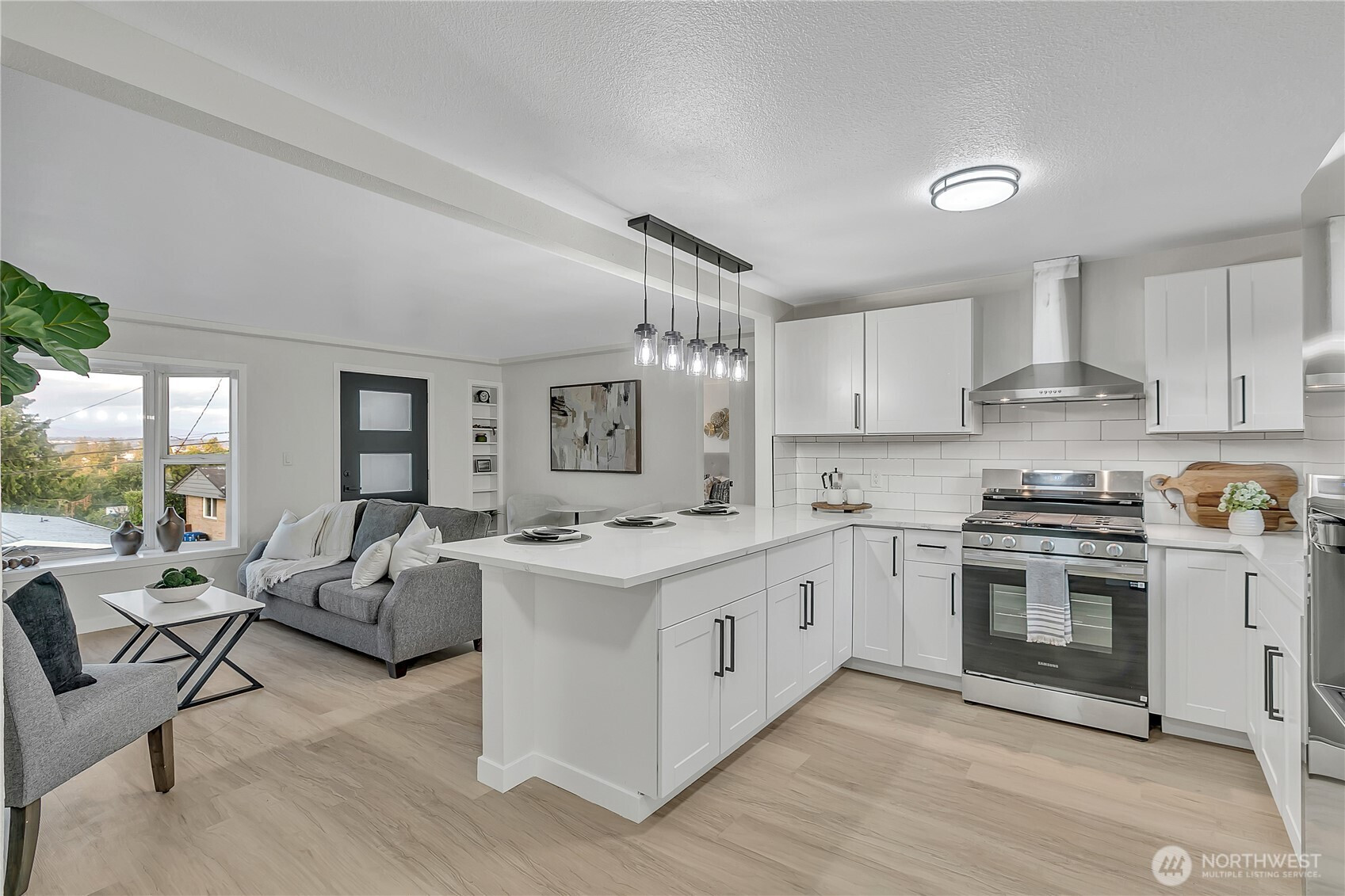 10209 65th Avenue S, Seattle, WA 98178