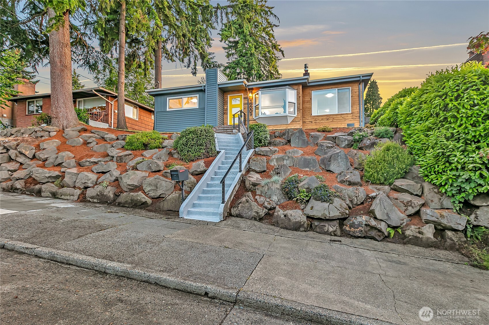 10209 65th Avenue S, Seattle, WA 98178