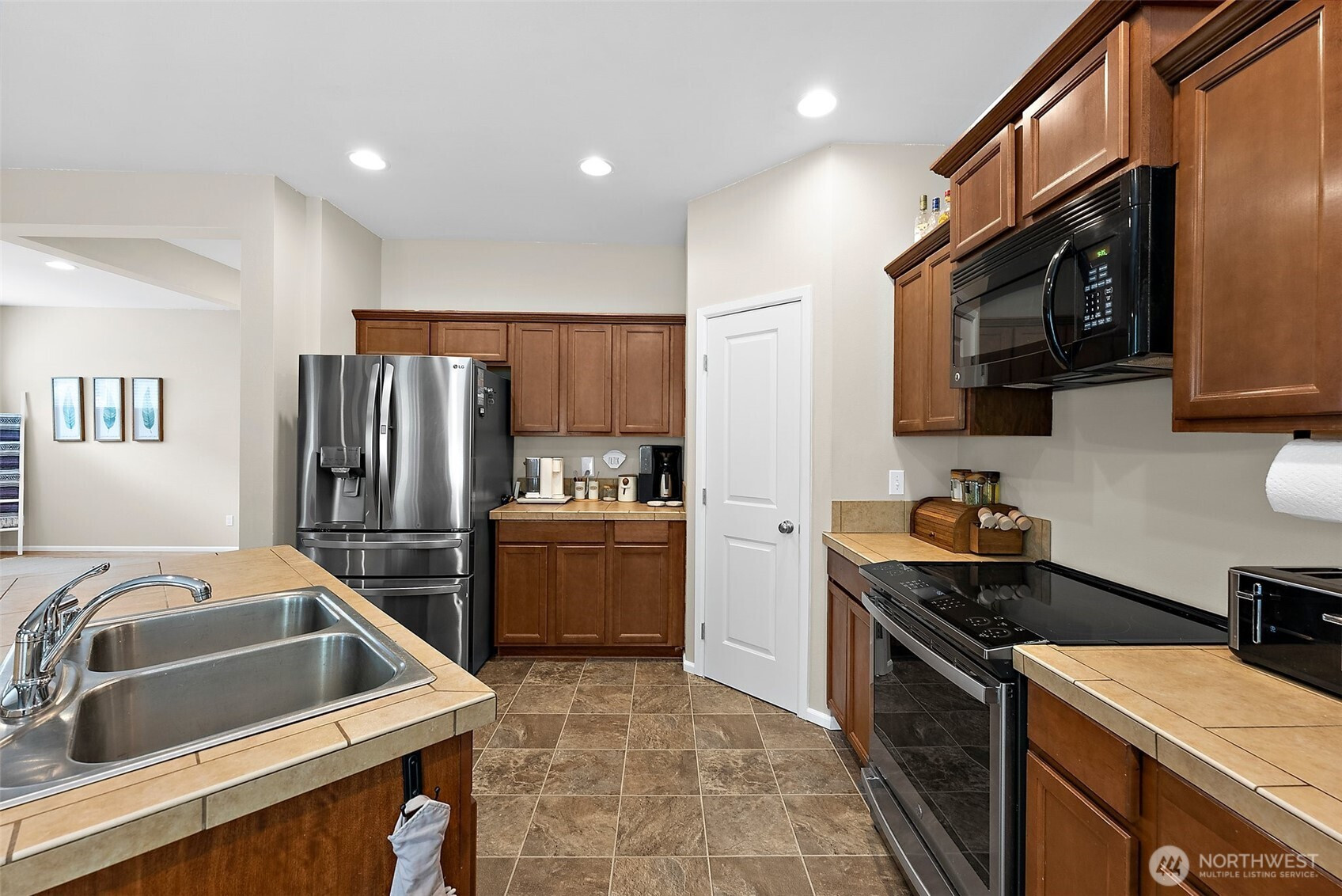 18219 73rd Avenue E, Puyallup, WA 98375