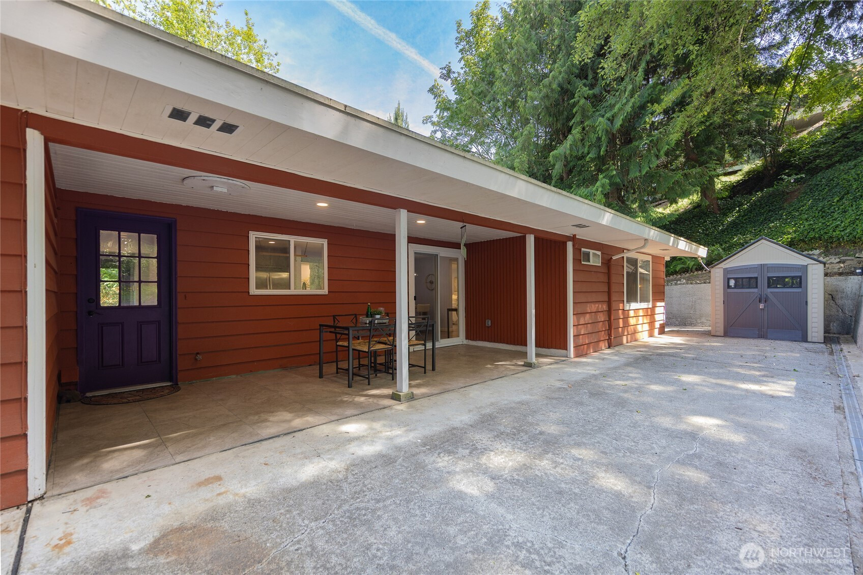 2463 74th Avenue SE, Mercer Island, WA 98040