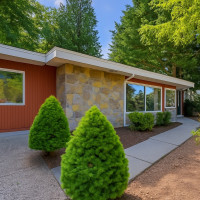 2463 74th Avenue SE, Mercer Island, WA 98040