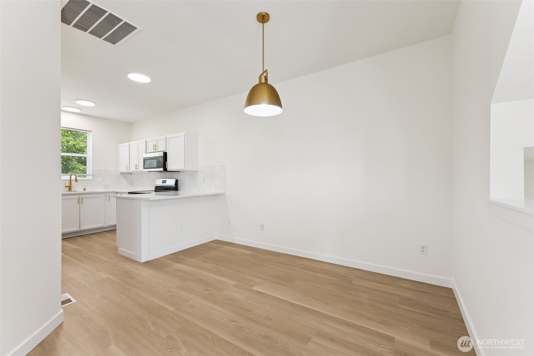 11501 7th Avenue Ct E, Tacoma, WA 98445