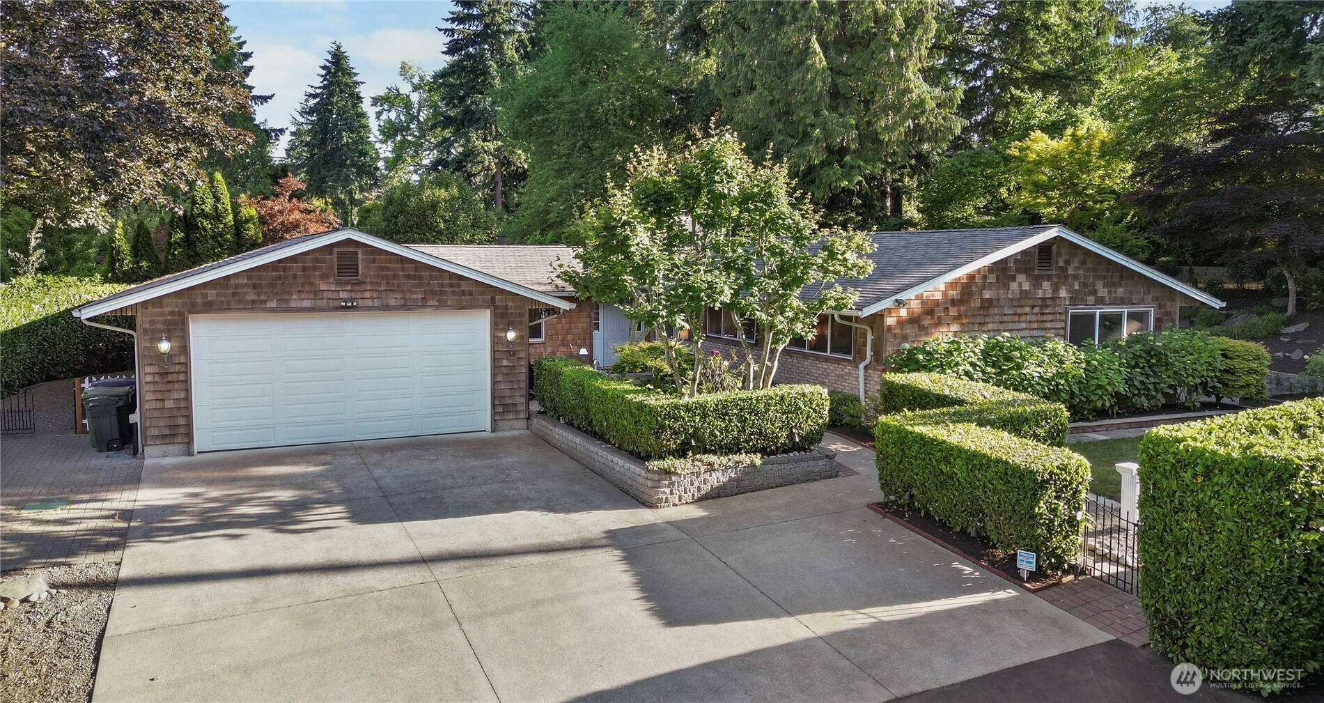 7979 NE 28th Street, Medina, WA 98039