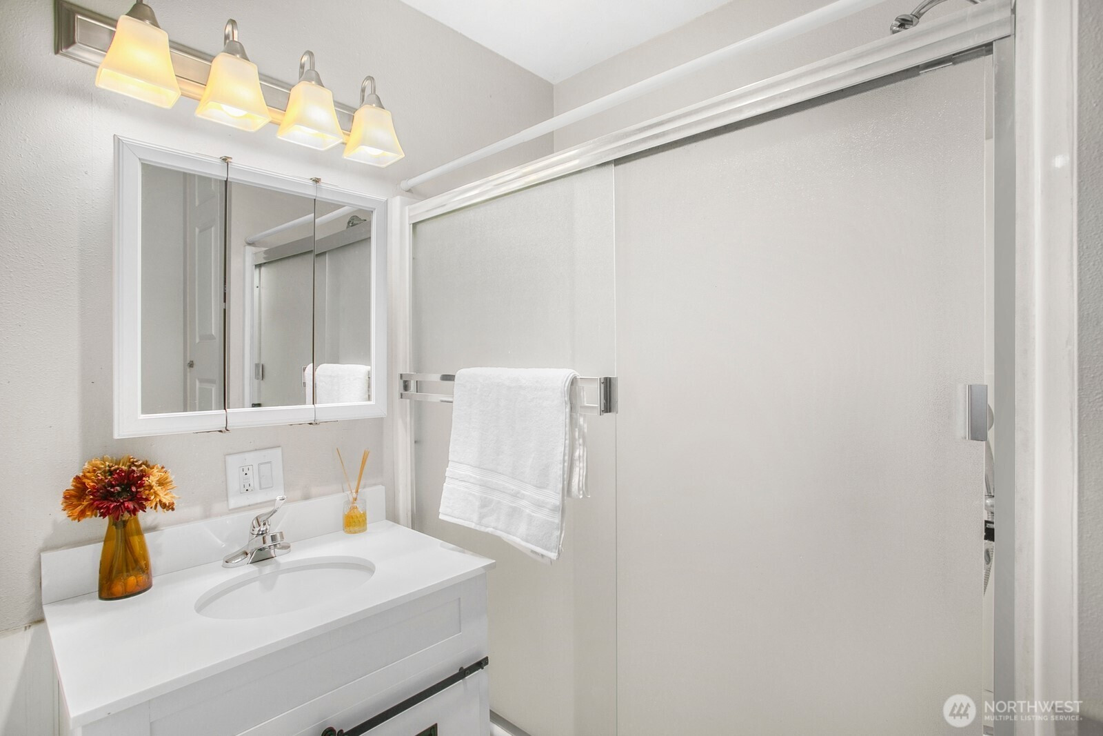 15222 37th Place S, Tukwila, WA 98188