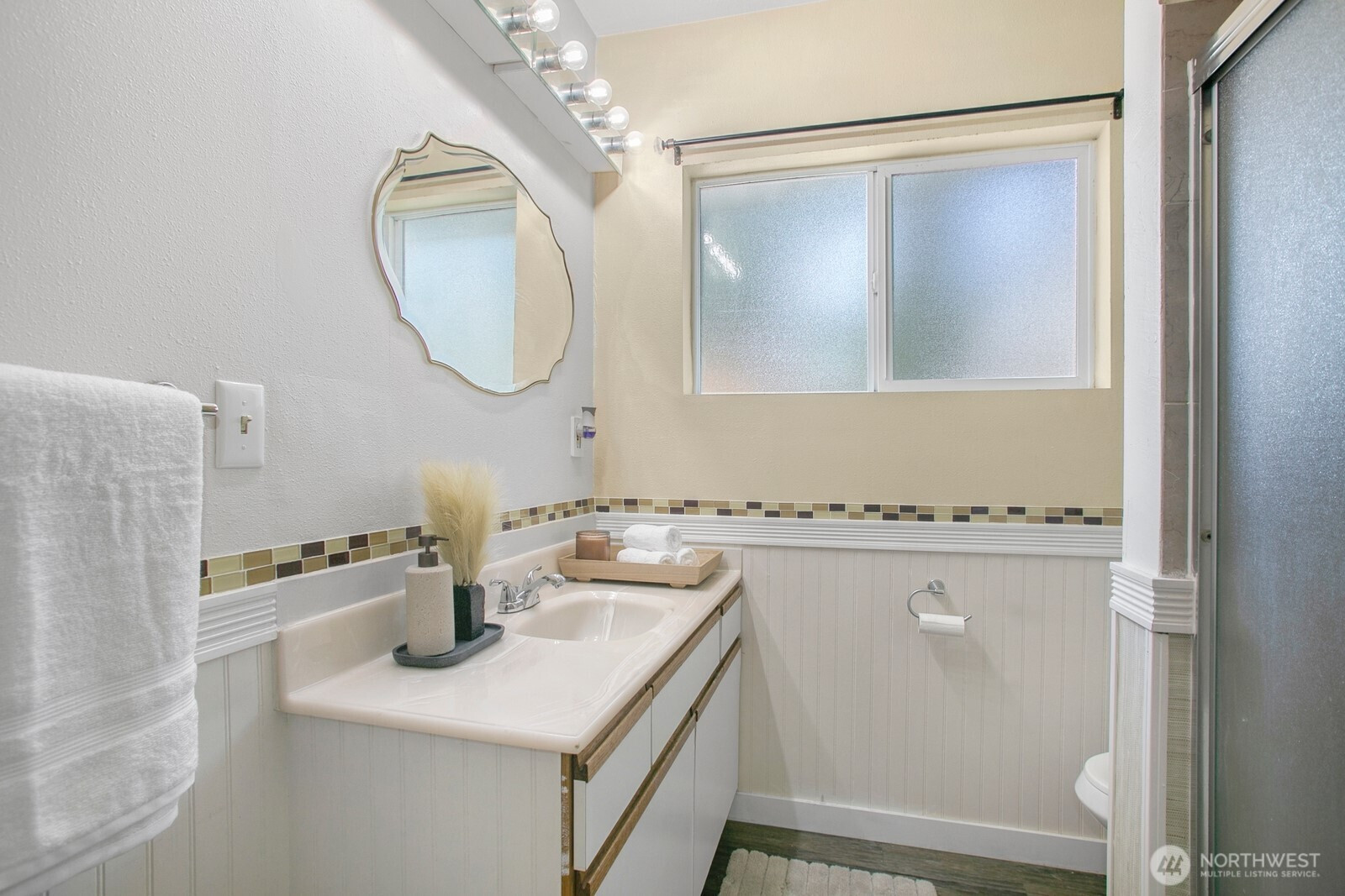 15222 37th Place S, Tukwila, WA 98188