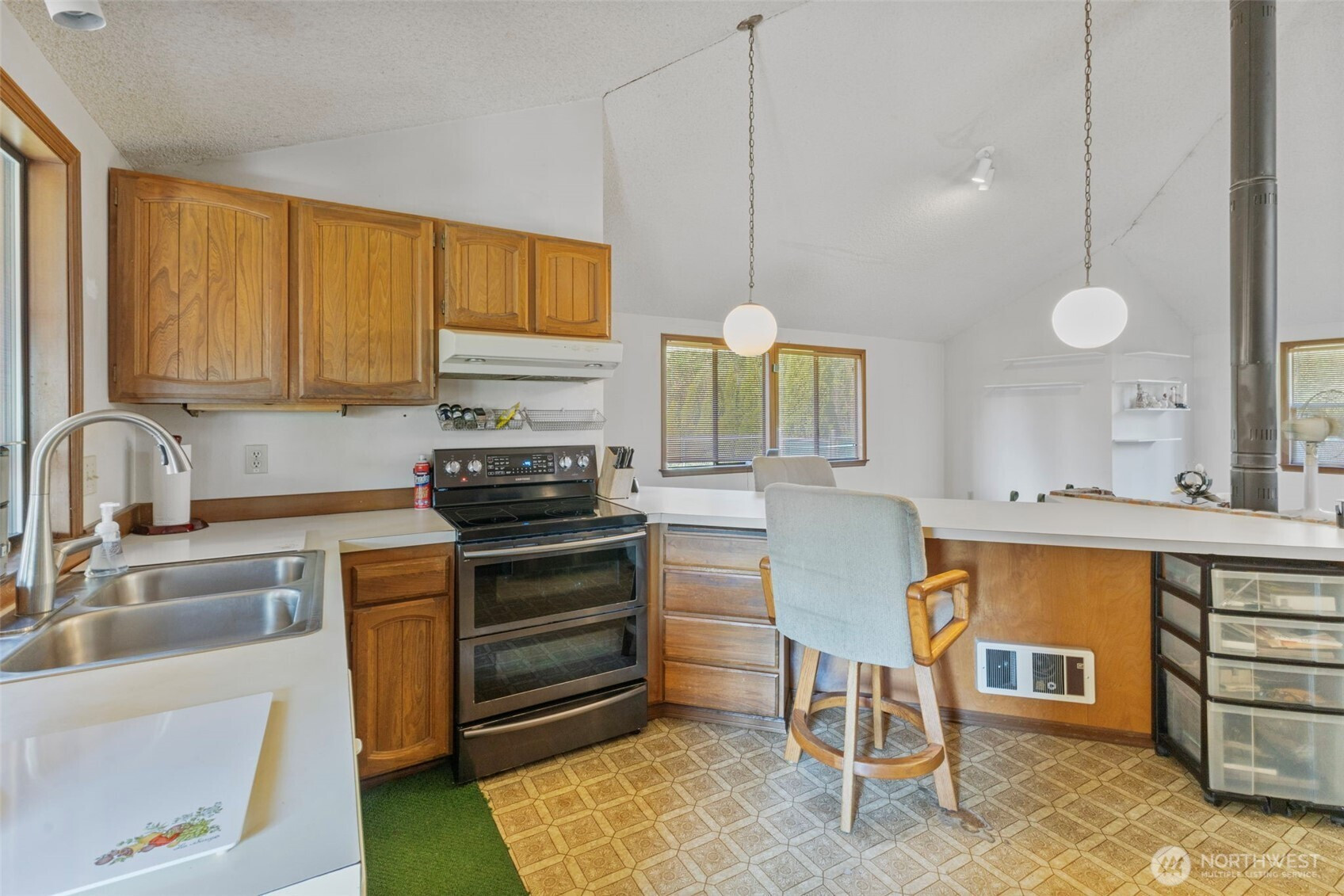 9525 62nd Avenue SE, Olympia, WA 98513