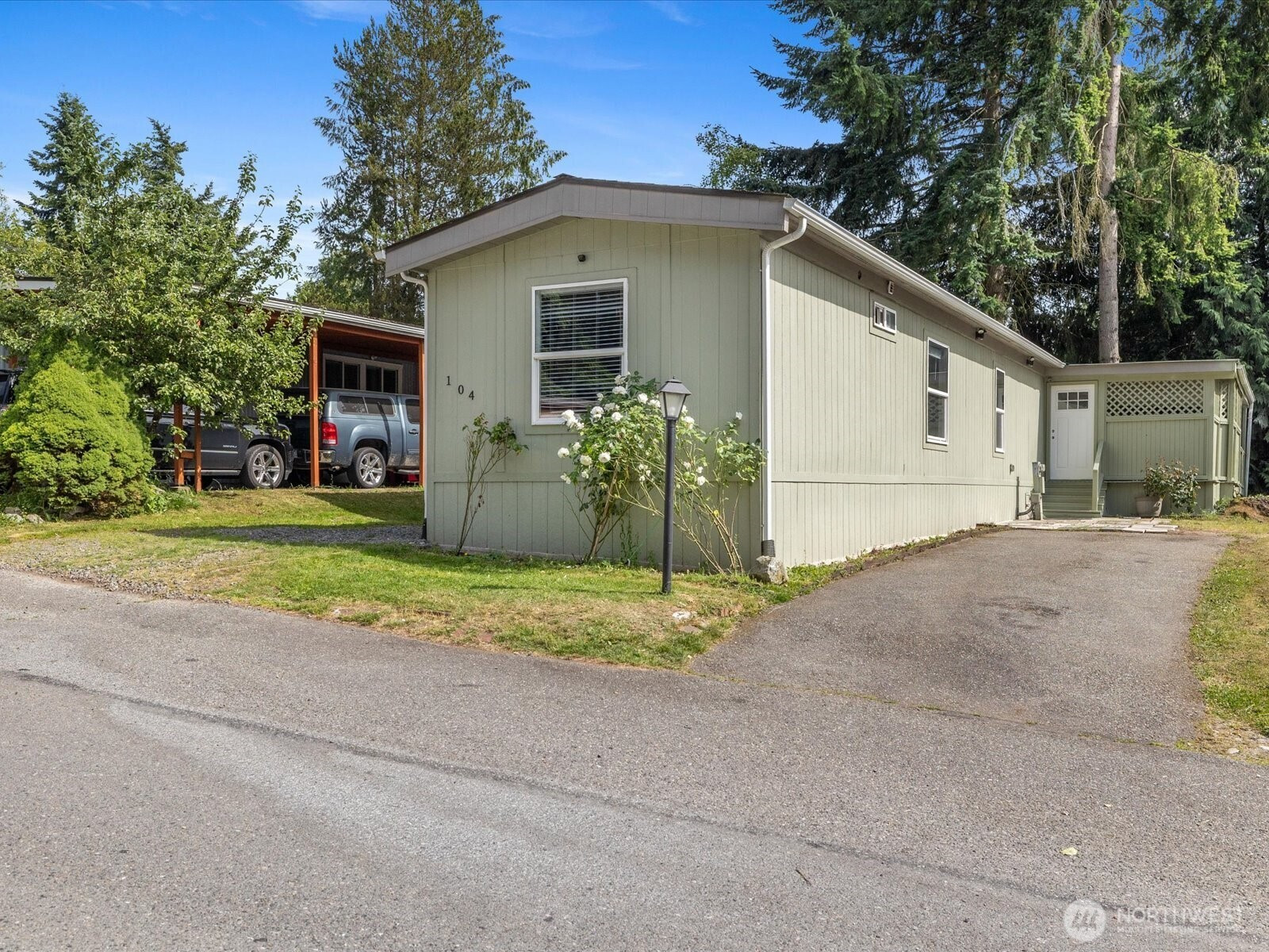 7701 Hardeson Road, Everett, WA 98203