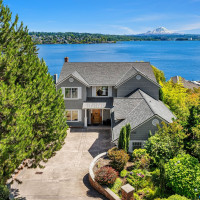 8260 Avalon Drive, Mercer Island, WA 98040