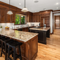 8260 Avalon Drive, Mercer Island, WA 98040