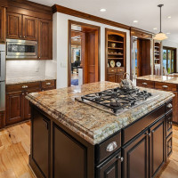 8260 Avalon Drive, Mercer Island, WA 98040