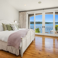 8260 Avalon Drive, Mercer Island, WA 98040