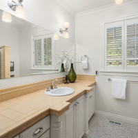 8260 Avalon Drive, Mercer Island, WA 98040