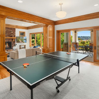 8260 Avalon Drive, Mercer Island, WA 98040