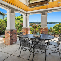8260 Avalon Drive, Mercer Island, WA 98040