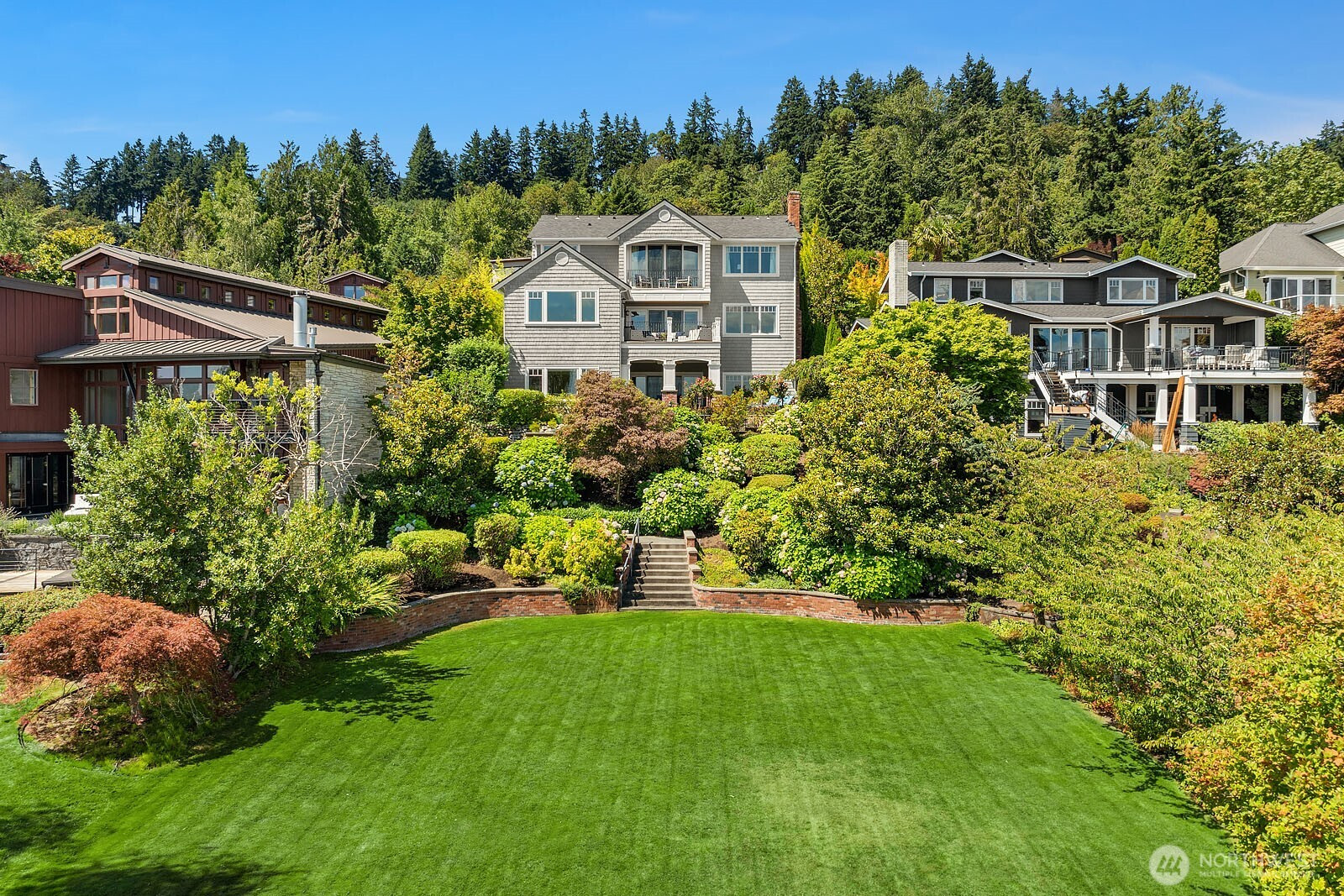 8260 Avalon Drive, Mercer Island, WA 98040