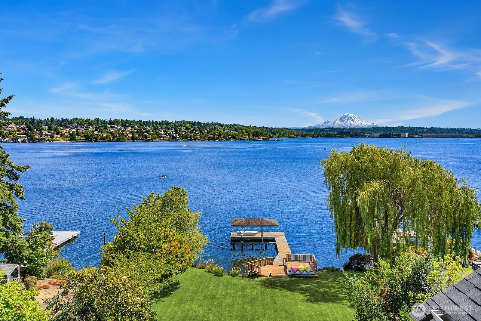 8260 Avalon Drive, Mercer Island, WA 98040