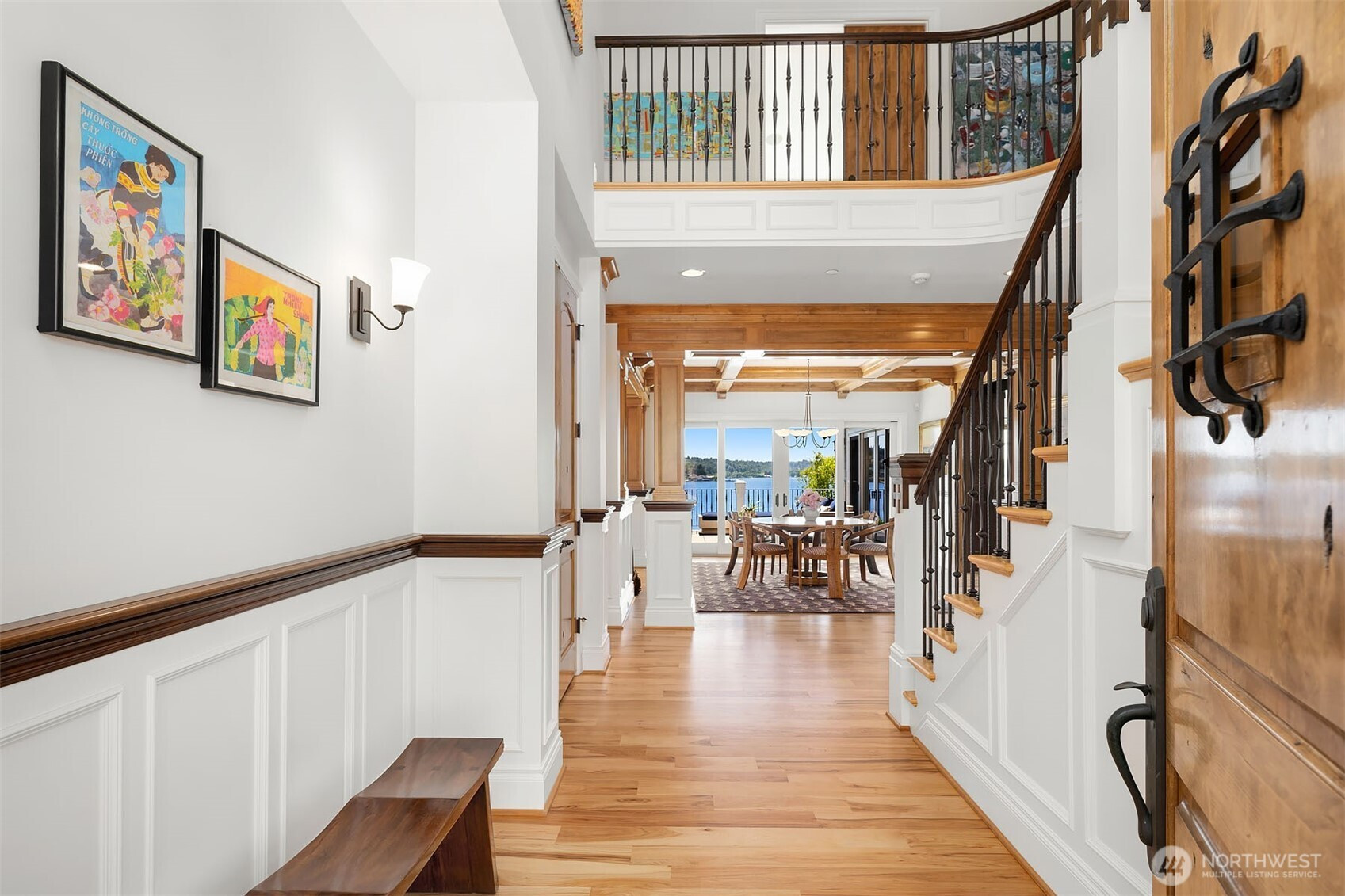 8260 Avalon Drive, Mercer Island, WA 98040