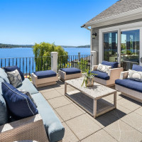 8260 Avalon Drive, Mercer Island, WA 98040