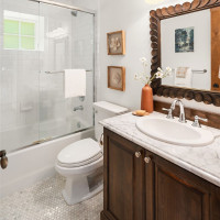 8260 Avalon Drive, Mercer Island, WA 98040